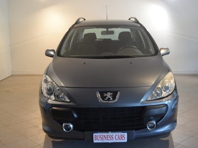 Usato 2006 Peugeot 307 1.6 Benzin 109 CV (1.590 €)