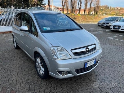 Usato 2008 Opel Meriva 1.4 Benzin 90 CV (4.700 €)