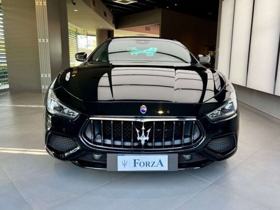 Usato 2021 Maserati Ghibli 3.0 Benzin 350 CV (69.900 €)