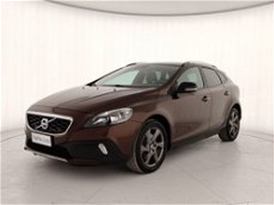 Volvo V40 Cross Country D2 Momentum del 2016 usata a Teramo