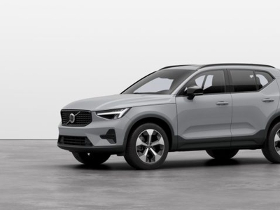 2024 VOLVO XC40