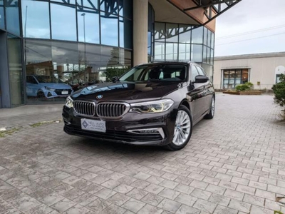 BMW Serie 5 Touring 520d aut. Luxury usato