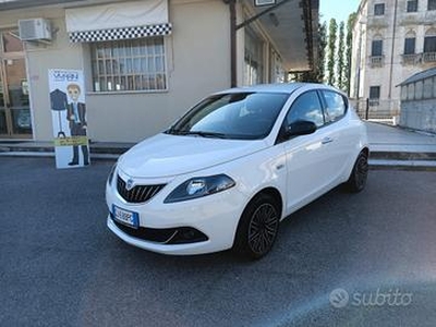 Lancia Ypsilon 1.0 FireFly 5 porte S&S Hybrid Gold