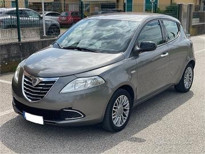 Lancia Ypsilon 1.2 69 CV 5 porte - 2012