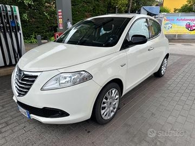 Lancia Ypsilon 1.2 69 CV 5 porte S&S Gold