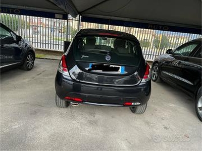 Lancia Ypsilon 1.2 69 CV 5 porte S&S Gold