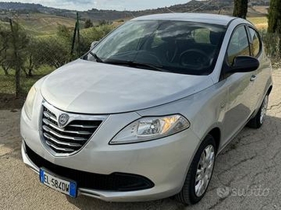 Lancia Ypsilon 1.2 69 CV 5 porte S&S Silver