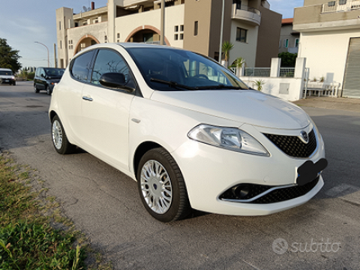 Lancia ypsilon Ecochic Gold 1.2 Benz/gpl