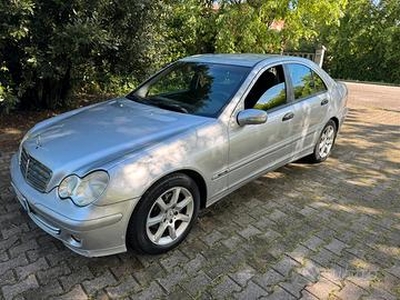Mercedes benz C200