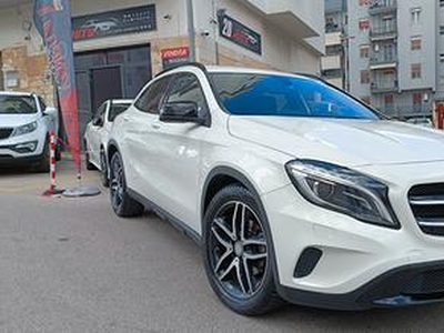 Mercedes-benz GLA 180d Sport * Navi *Pelle * Retro