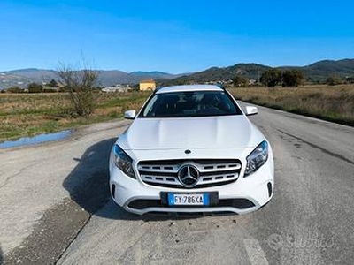 Mercedes-benz GLA 200 d Automatic Premium