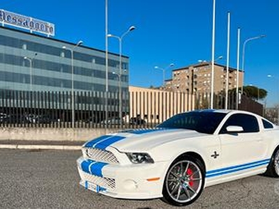 Mustang Shelby GT 500 unica leggi