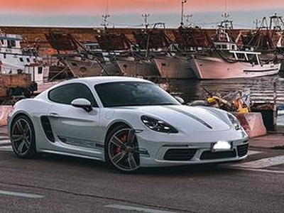 Porsche 718 Cayman S 2.5 oltre 30.000 Eur accessor