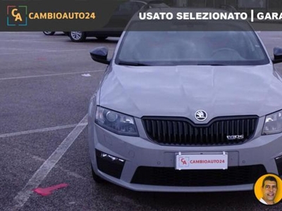 Skoda Octavia Station Wagon 2.0 TDI DSG Wagon RS usato