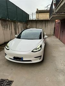 Tesla model 3 RWD