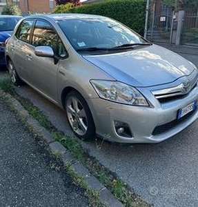 TOYOTA Auris - 2011