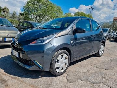 Toyota Aygo 1.0 VVT-i 69 CV 5 porte x-cite MMT