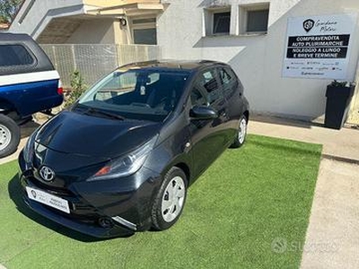 TOYOTA - Aygo 1.0 x-cool 5p my15