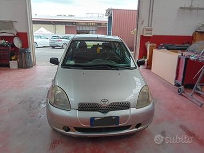 TOYOTA Yaris - 2002