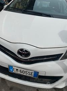 Toyota yaris 2012