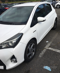 Toyota Yaris Hybrid my2015