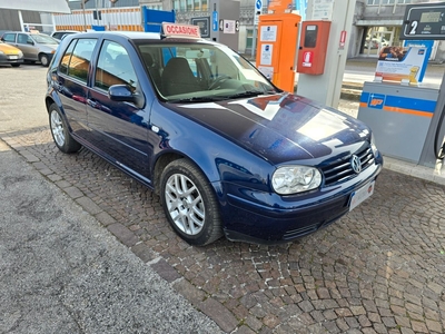 Volkswagen Golf 1.6 cat 5 porte 240.000km