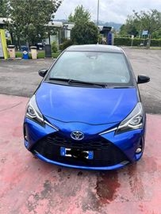 Yaris ibrida full optional