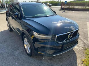 2020 VOLVO XC40