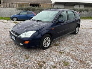 Ford Focus 1.6i 16V cat 5p. Ambiente