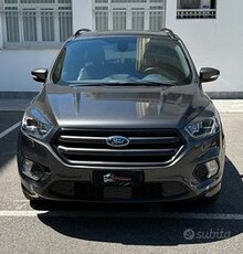 Ford Kuga 2.0 TDCI 150 CV S&S 4WD ST-Line