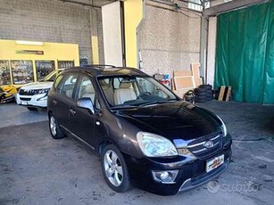 KIA Carens 2.0 CVVT LX Family