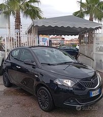 Lancia Ypsilon 1.0 gpl Hybrid anno 2022 KM22000