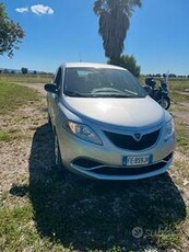 Lancia ypsilon 1.2 gpl di serie