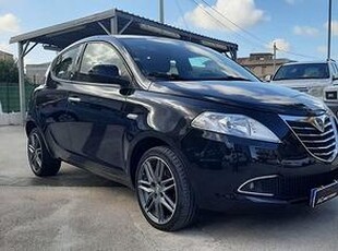 Lancia Ypsilon 1.3 MJT 95 CV 30th Anniversary