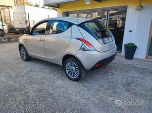 LANCIA Ypsilon Neopatentati Con 13 Euro KM 230