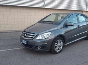 Mercedes B 180 executive BZ 2011 pari al nuovo