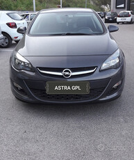 Opel astra J