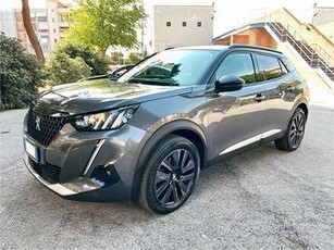 Peugeot 2008 puretech 1.2 GT 155cv