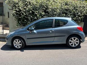 Peugeot 207 - 2006