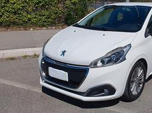 Peugeot 208 - 2016