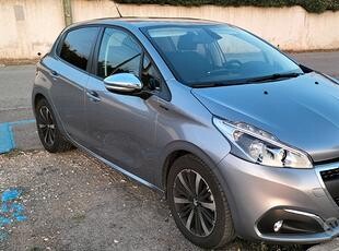 Peugeot 208 BlueHDi 100 S&S Signature