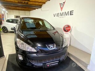 Peugeot 308 2.0 HDi 140CV CC Féline