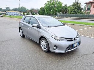 Toyota Auris 1.4 D-4D 90Cv*Pelle*Cerchi*Pdc*Sed. R