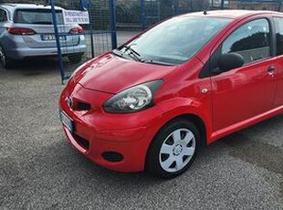 Toyota Aygo 1.0 12V VVT-i 5 porte Sol Connect MMT