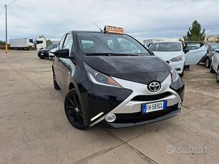 Toyota Aygo 1.0 BENZINA NAVI/LED/RETRO - 2017