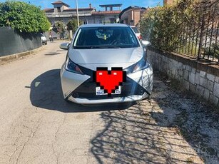 Toyota Aygo 1.0 VVT-i 69 CV 5 porte x-pure neopate