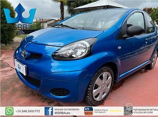 Toyota Aygo 5 porte * NEOPATENTATI OK * NAVI *