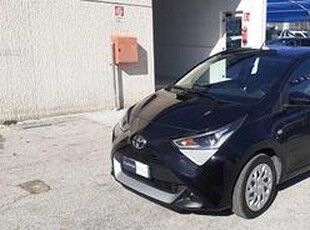 Toyota Aygo Connect 1.0 VVT-i 72 CV 5 porte x-clus