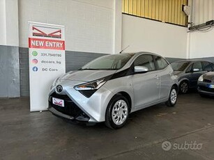 Toyota Aygo Connect 1.0 VVT-i 72 CV x-play MMT / I