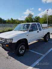 TOYOTA Hilux 2.4 diesel Pick-up 4x4